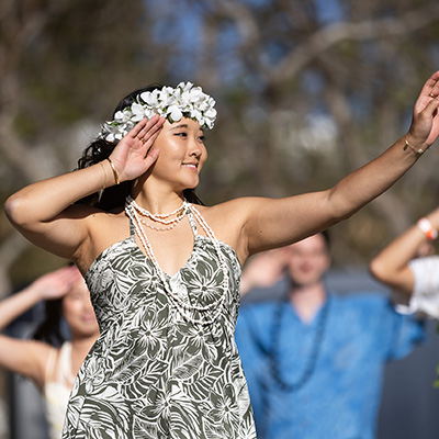 students dancing at the Na Kolea event