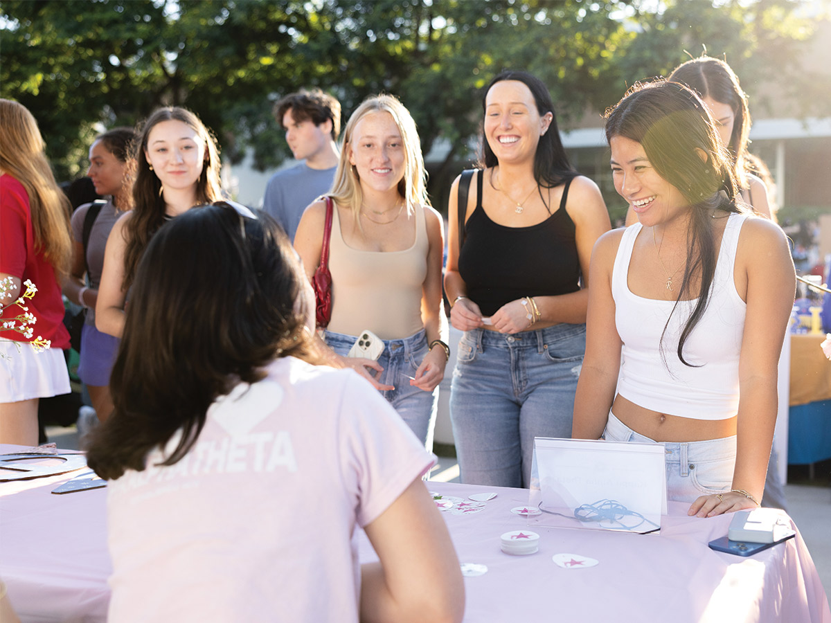 LMU Students attend the student involvement fair